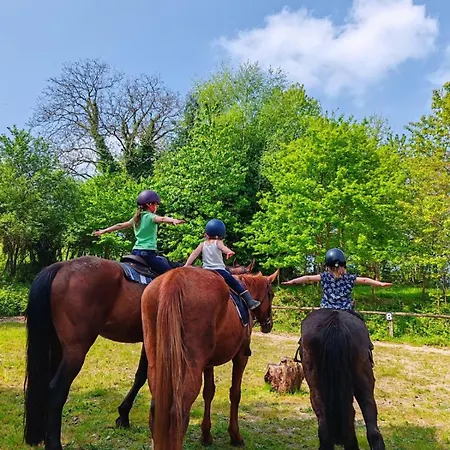 Le Ranch Normand 펜션 Les Cresnays